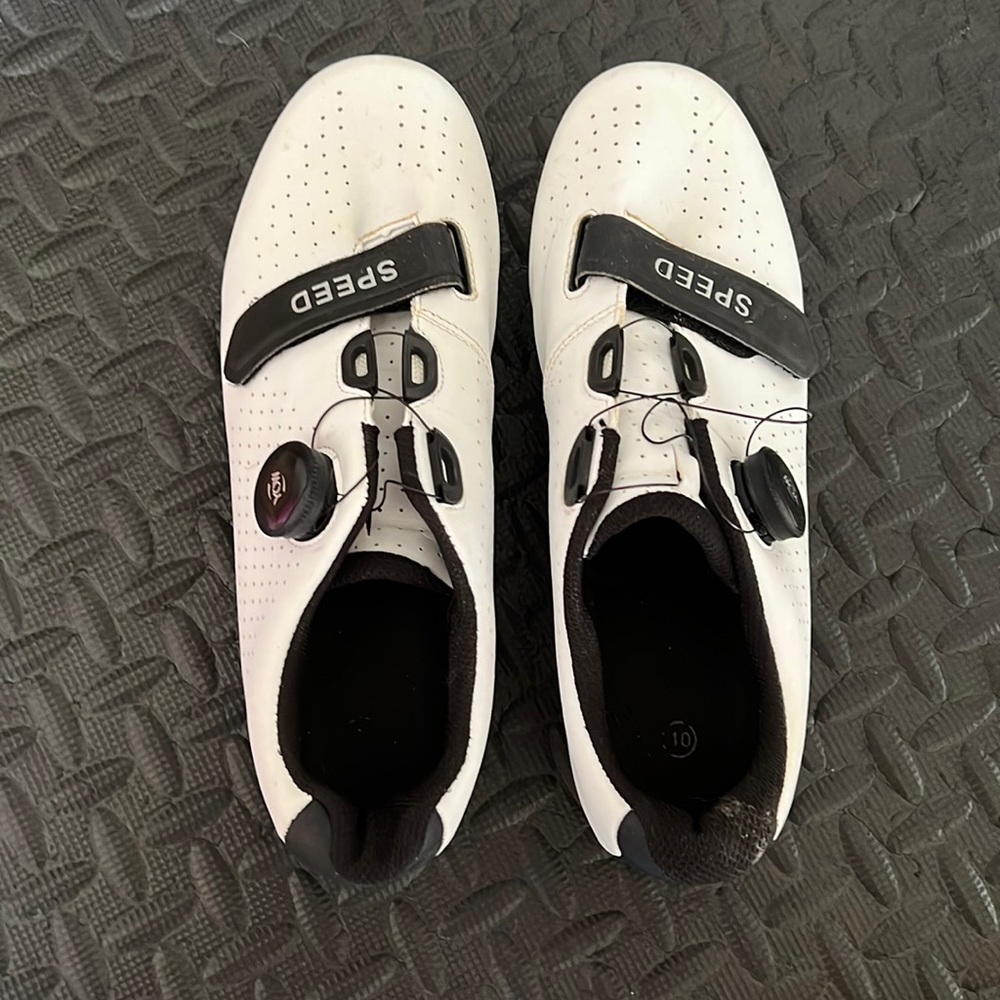Peloton compatible shoes size 40